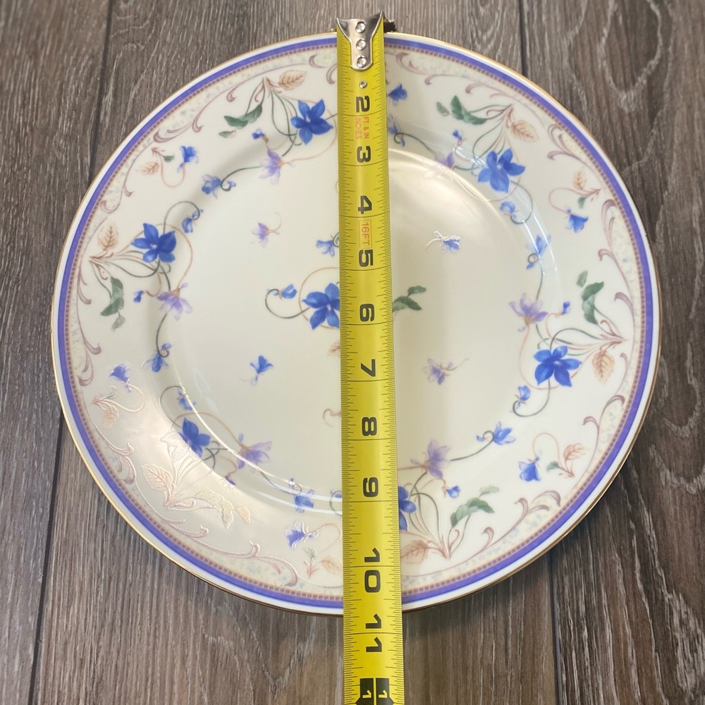 CAKE PLATE & SERVER PORCELAIN IVORY BLUE FLOWER & VINE 10.75 INCH, new in a box - Picture 2 of 10